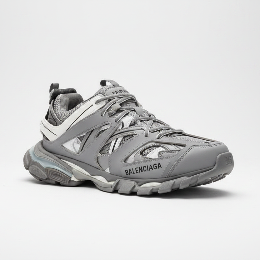 Balenciaga Track sur fond blanc