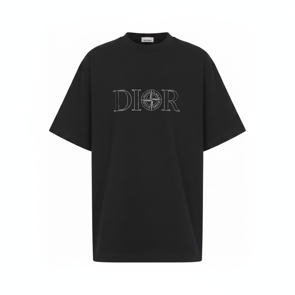 Dior x Stone Island sur fond blanc