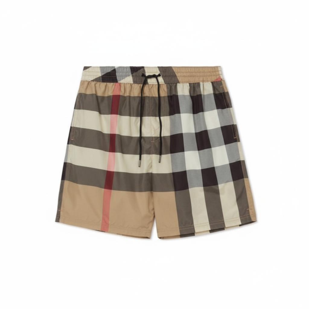 Short à carreaux sur fond blanc