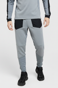 Tenue de sport sur fond blanc